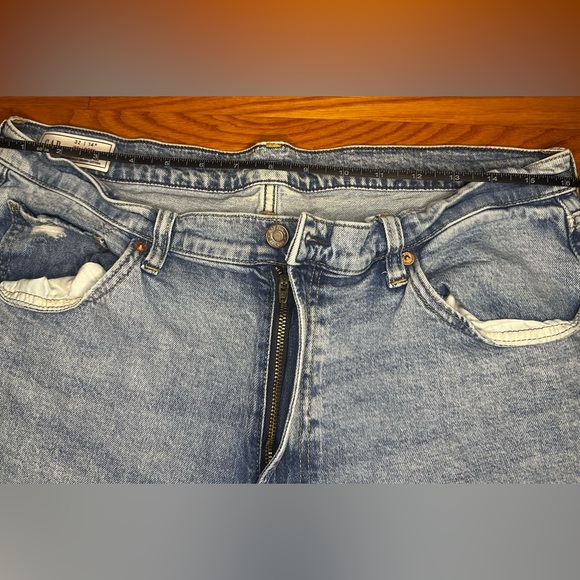 GAP ’90s Loose High Rise Jeans Women’s 32 14R Distressed Raw Hem - Picture 8 of 8